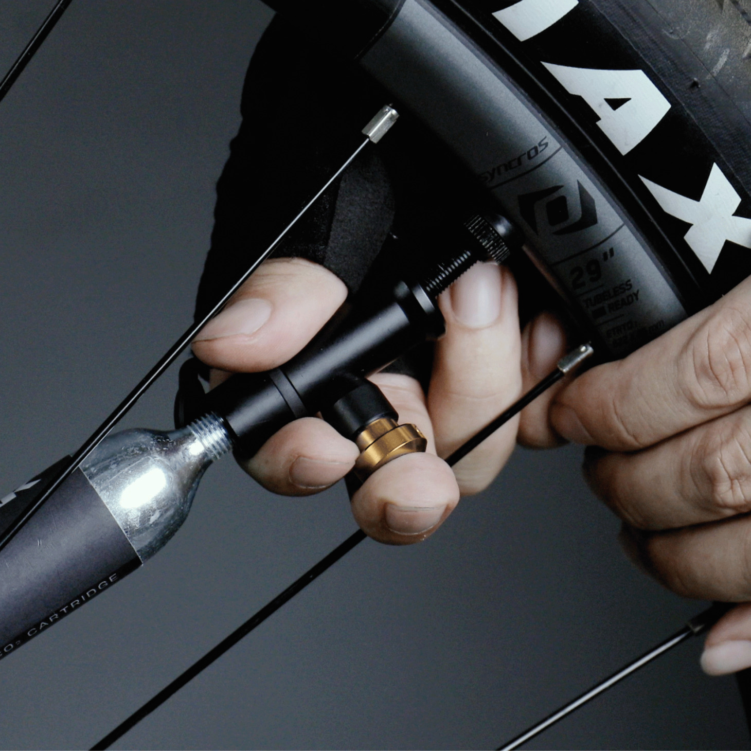 Topeak Tubi Master X, mit 25g CO2-Kartusche