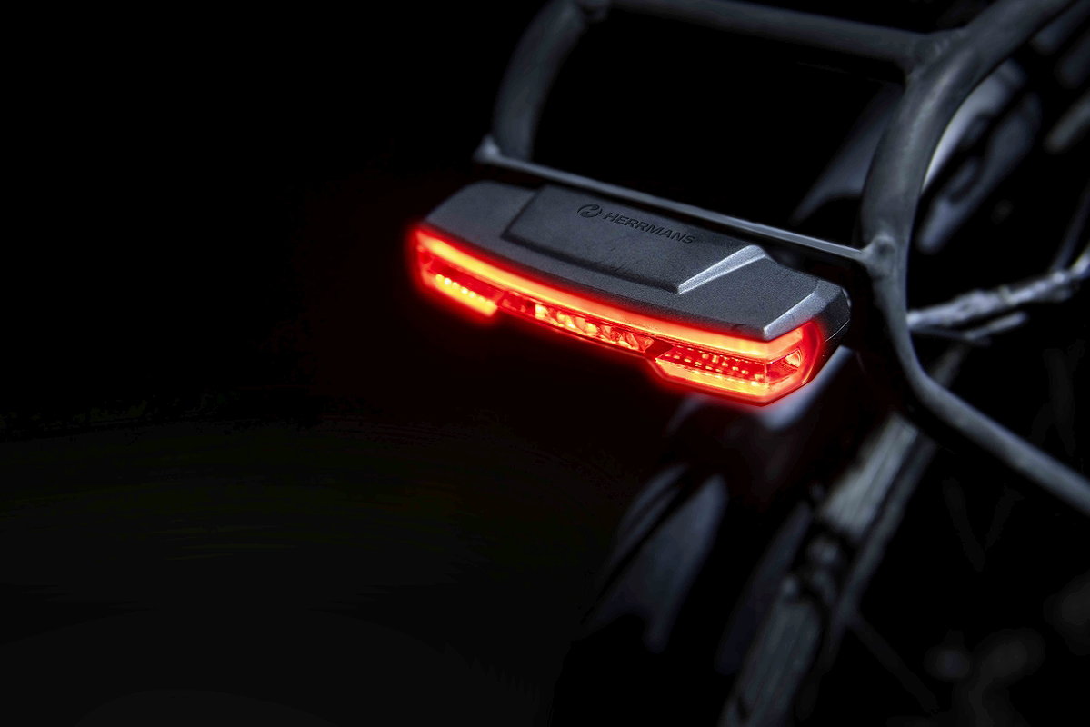 HERRMANS LED E-Bike Rücklicht Nordic Trace 50mm und 80 mm Bolzenabstand BL-18