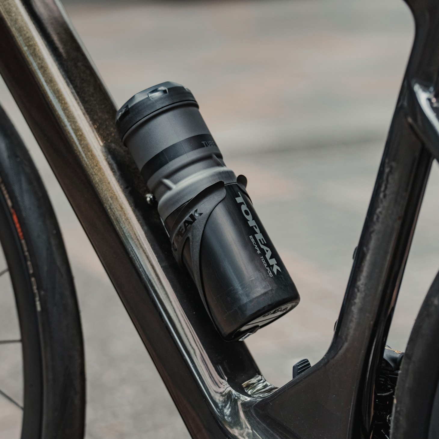 Topeak Escape Pod+ w/Tube Cube