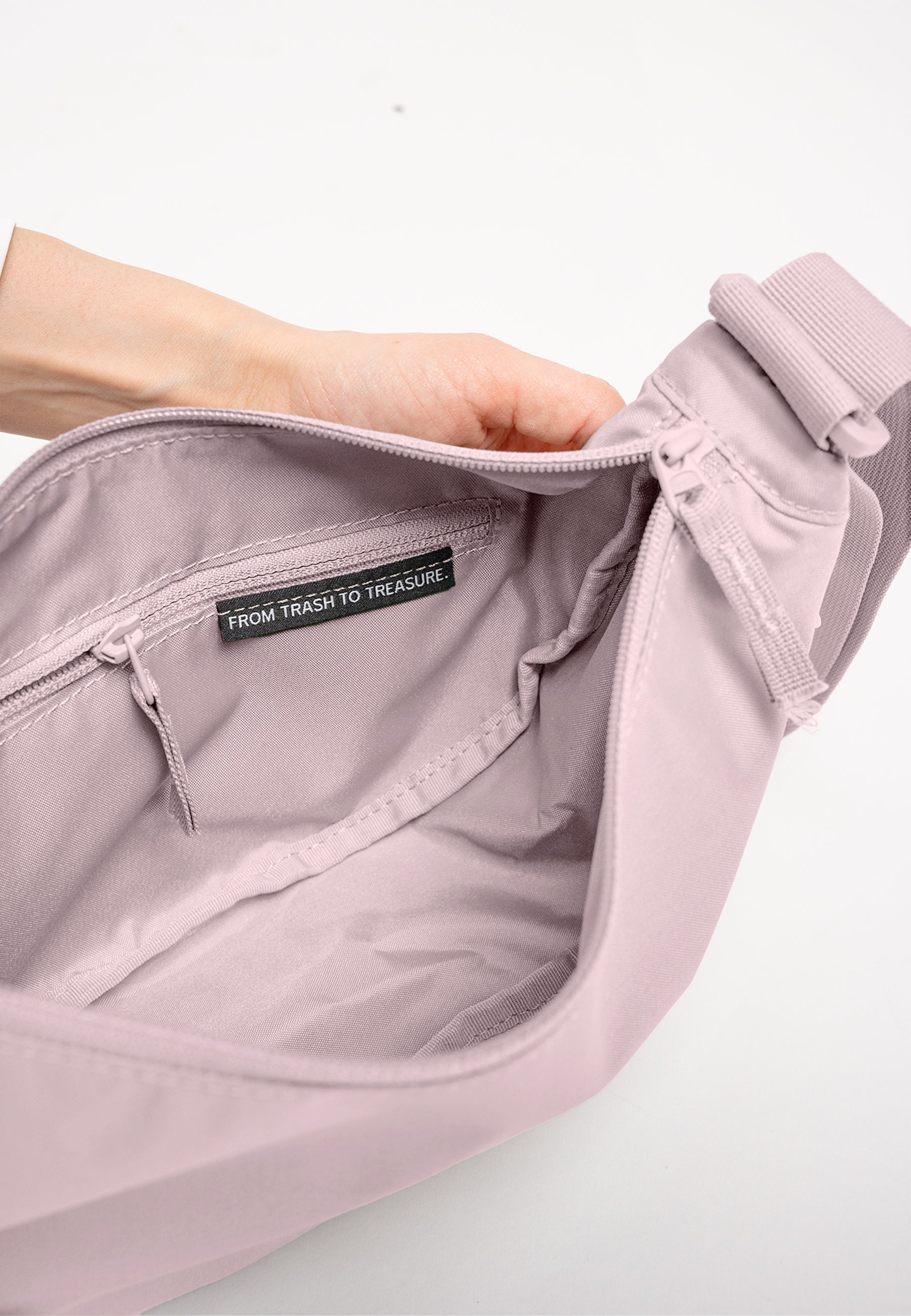 GOT BAG Moon Bag Small Monochrome Pink Dolphin