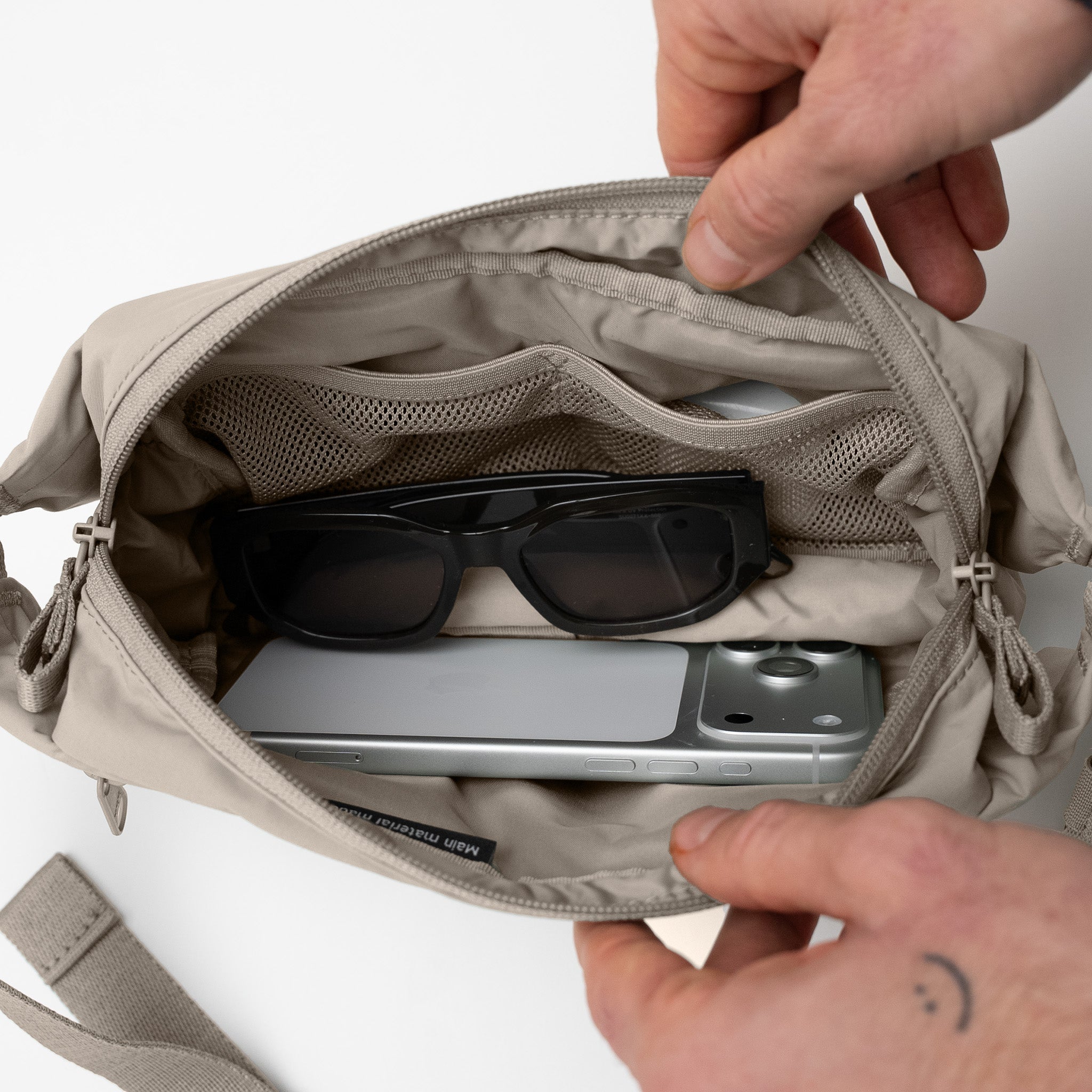 GOT BAG Adapt Sling Bag Scallop
