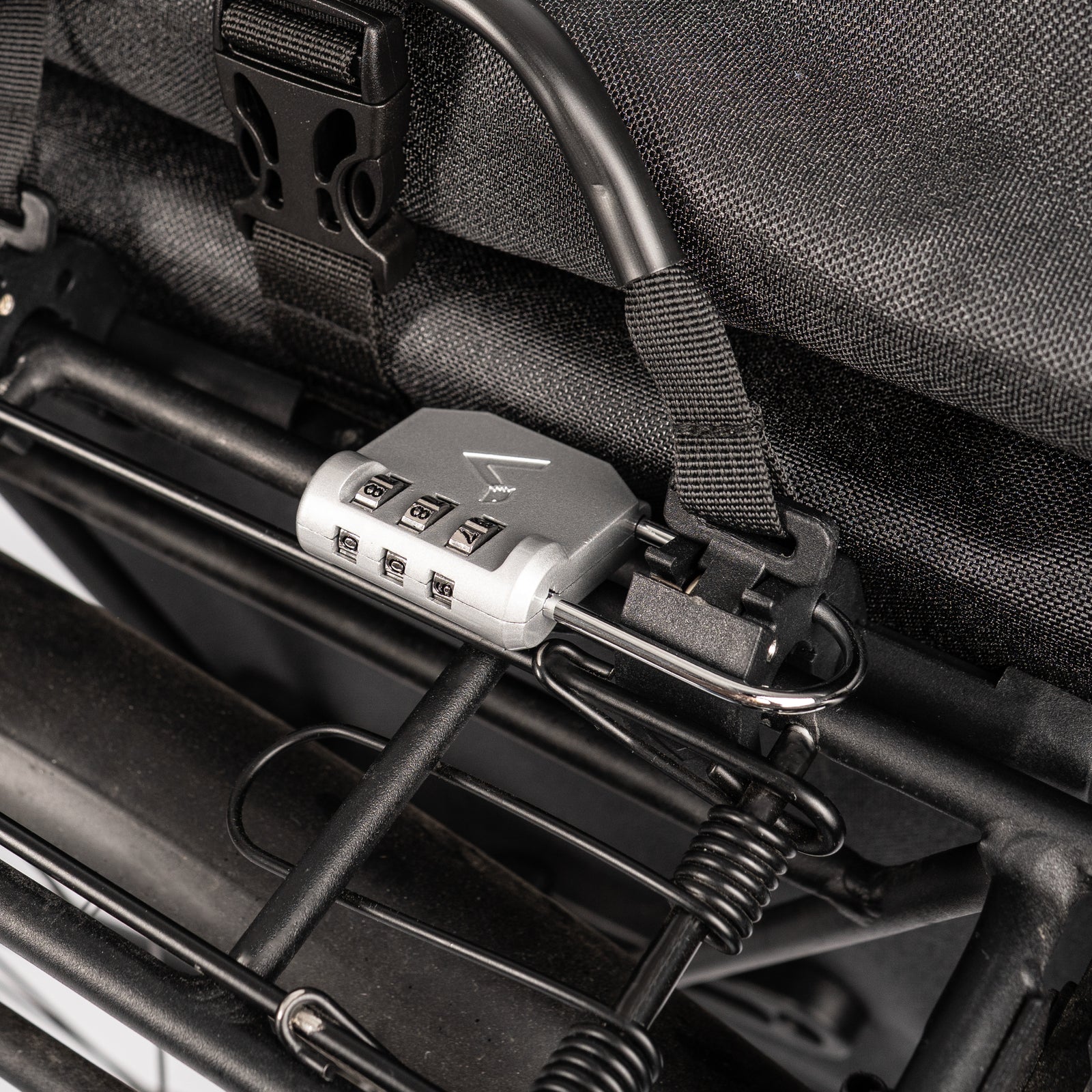 QuickLock - Zahlenschloss zum Abschließen von Fahrradtaschen – Grey